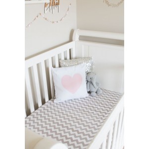 FITTED COT SHEET – Grey Chevron